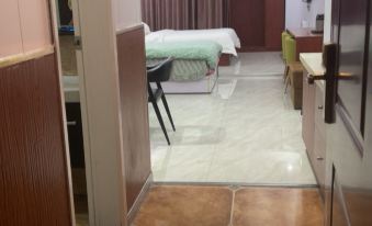 Fuyang Mengzhilv Hotel Apartment (Blue Sky Trade City)