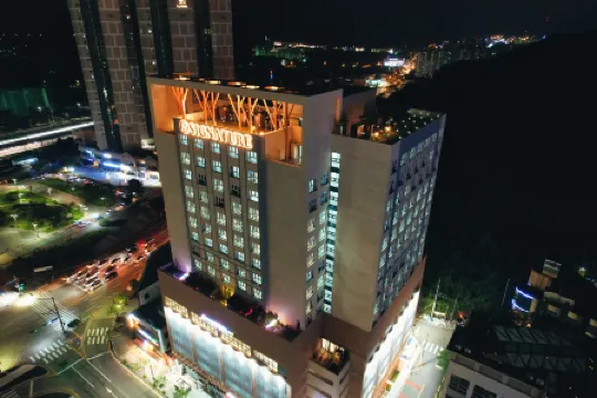 Jeonju Signature Hotel Отели рядом с достопримечательностью «Пхуннаммун в Чонджу»
