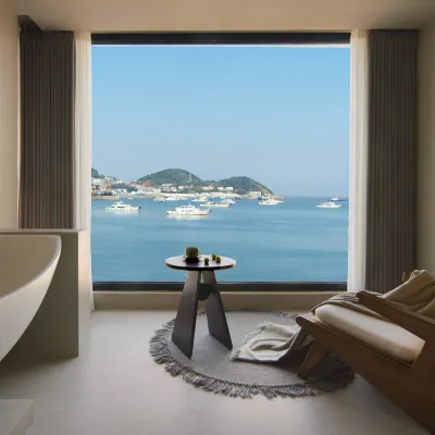 Sanheli Villa Seaview Designer Meizhu (Zhoushan Zhujiajianwushitang Store) Hotels near Wushitang
