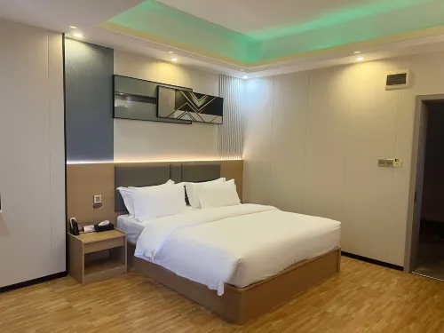 Jiangbin Grand Hotel Hotels in Bobai