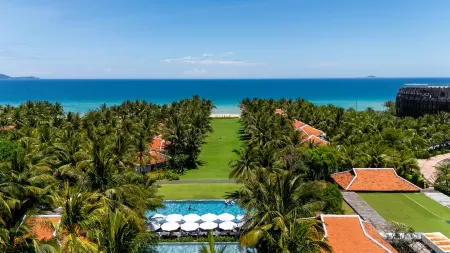 The Anam Cam Ranh Отели рядом с достопримечательностью «Đường Hoa Ban - Golden Bay city»