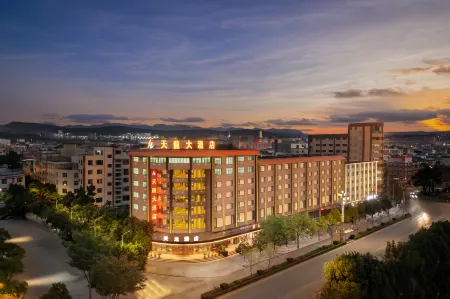 Tianlong Hotel (Lufeng South Railway Station Jinshan Ancient Town Branch) Отели в г. Луфын