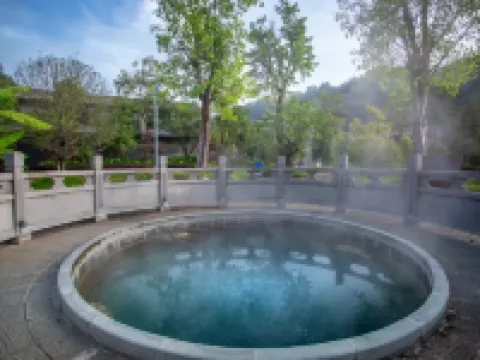 Hidden Waves Hot Spring Boutique Inn Hotels in Lianghe