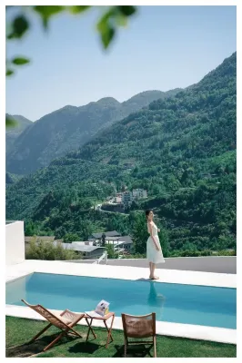 Chuanjian · Yinshan Homestay (Enshi Yunlong Difeng Luyuanping)
