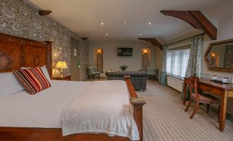 Sunday London Staines-upon-Thames Heathrow T5