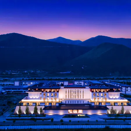 LinZhi Joy Crown Resort hotel