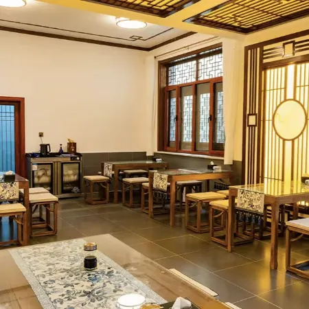 Tuoliang Caosu Zhai