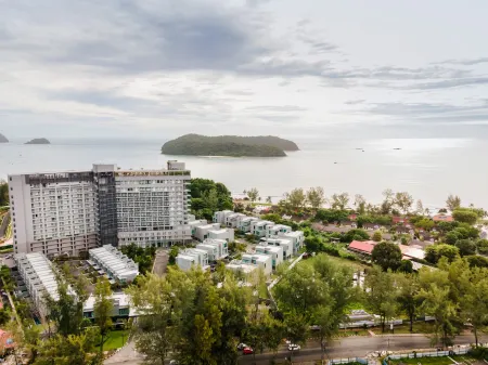 The RIYAZ Lavanya Langkawi Отели рядом с достопримечательностью «Paramotor Langkawi Gliders»