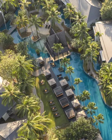 Twinpalms Surin Beach Phuket Отели рядом с достопримечательностью «Пляж Сурин»