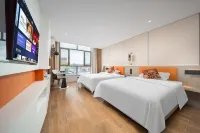 White Swan Hotel (Bayinbulak Town)