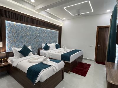 Honeyveils Palace