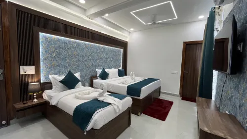 Honeyveils Palace