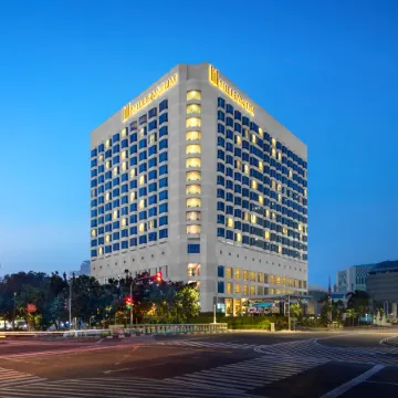 Millennium Hotel Sirih Jakarta Отели рядом с достопримечательностью «Дворец Мердека»