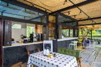 Liping Zhaoxing Landscape Resort - bar