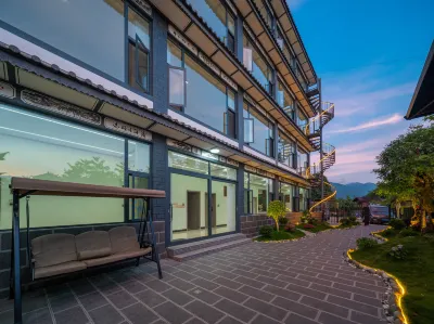 Nanhuaju Homestay Hotels near Lijiang Sanyi Airport