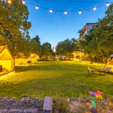 Yixian Yunzhu Jingshang Huajian B&B