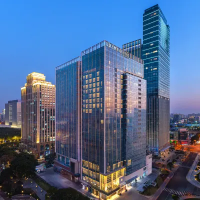 蘇州金雞湖萬豪萬楓酒店（博覽中心店） 鄰近时代广场的酒店