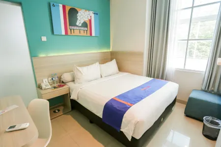 Front One Cabin Hotel Semarang Отели рядом с достопримечательностью «Лима»