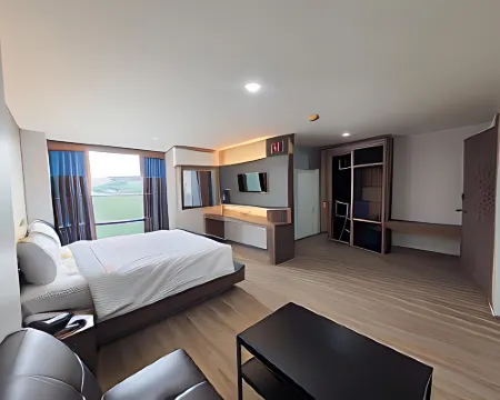 Double D Hotel Hotels in Pak Kret