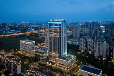 Home2 Suites by Hilton Changzhou Tianning Отели рядом с достопримечательностью «Changzhou Open University (Laodong West Road Campus)»