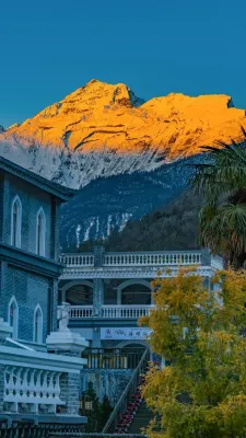 Kangsang ZangShi Culture Theme Hotel