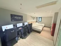 Wangyu E-sports Hotel (Shenzhen Buji East Railway Station Branch)