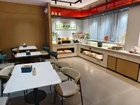 Freedom Hotel (Yichang Binjiang Wanda Tourist Center) - 2つ星