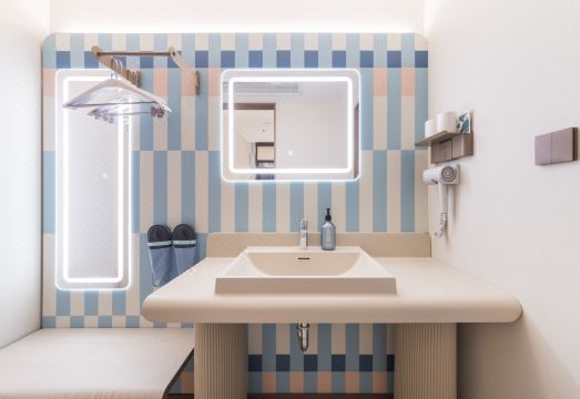 HanTing Hotel (East Square Front)