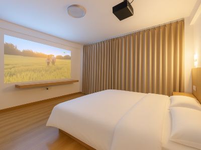 Moonlight · Summer Movie Hotel (Weishan Ancient City Pioneer Academy)