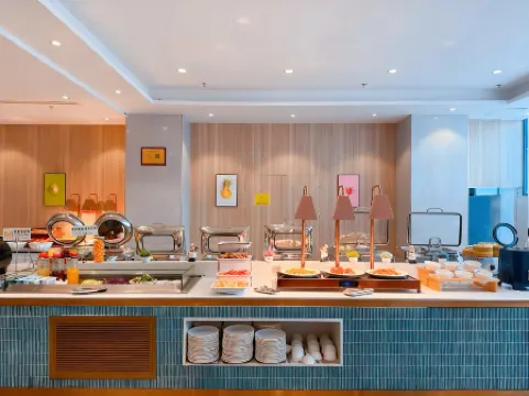 Guangzhou Huangpu Baoneng Performing Arts Center Luogang Metro Station METROPOLO JINJIANG HOTELS Отели рядом с достопримечательностью «Qingfeng»