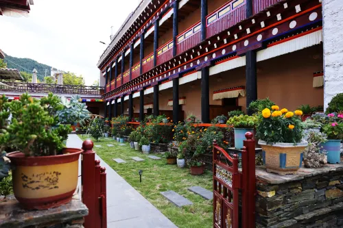 Danba yongbolinka hotel