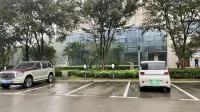 Micro Lake Hotel - Parkplatz