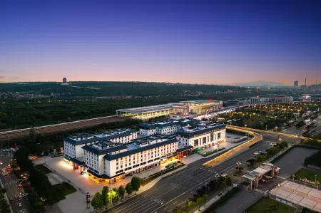 Rezen Retreat · Xintang (Luoyang Longmen High-Speed Railway Station East Plaza) Отели рядом с достопримечательностью «Xiangshan Temple»