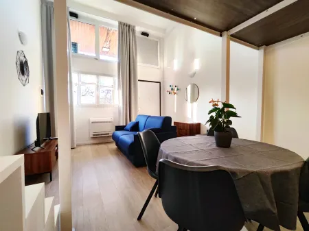 Design Apartment Loft in Milan Forum Отели рядом с достопримечательностью «Сан Винченцо ин Прато»