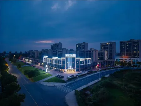 Wuwei Anlan InterContinental Hotel Отели рядом со станцией Wuwei Railway Station