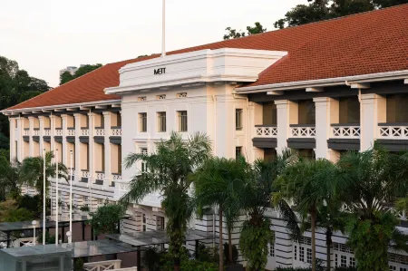 METT Singapore Отели рядом с достопримечательностью «Goldbell Towers»