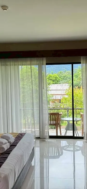 ห้องดีลักซ์สวีท เตียงใหญ่ 1 เตียง