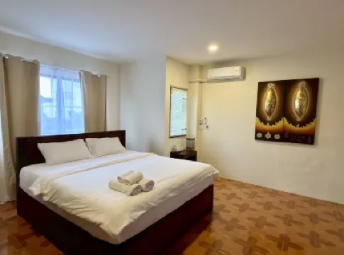 Inghome & Guesthouse Hotels near Wat Sai Mun