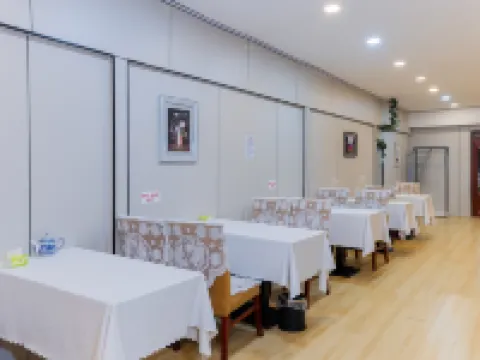 Ease Hotel (Xining Railway Station Xinqian International Plaza) Hotels in Xining