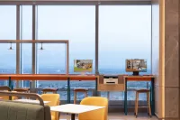 HOME2 SUITS BY HILTON NINGBO HANGZHOU BAY NEW AREA - Business