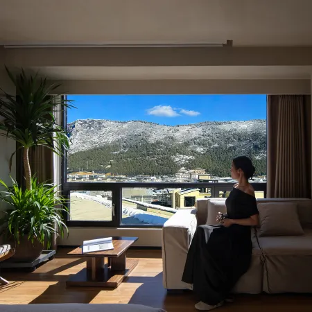 Shangri La Tianji Cloud Resort Beauty Hotel (Dukezong Ancient City Store) Отели рядом с Аэропорт Дикинг