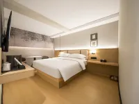 Gree Hotel (Hezhou Lingfeng Square Colorful Global City Branch) โรงแรมใกล้จตุรัสหลิงฟง