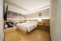 Gree Hotel (Hezhou Lingfeng Square Colorful Global City Branch)