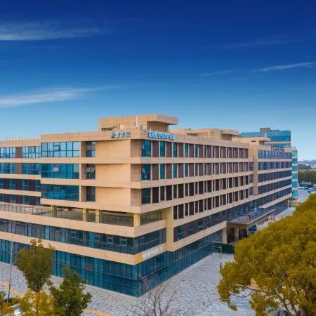 Vienna International Hotel (Kunshan Huaqiao Low-Altitude Industrial Park)