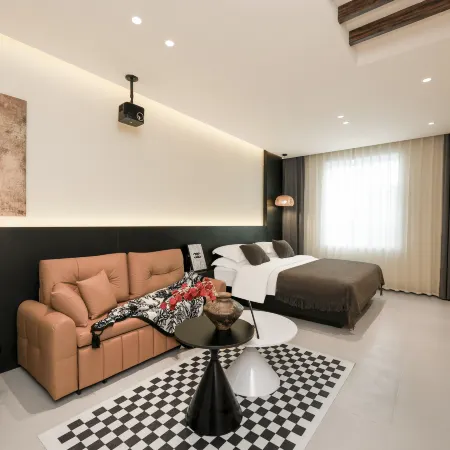Chiye Bieshe | FIREWOOD RETREAT Aesthetic Homestay (Yanji Yanbian University Internet-famous Wall)