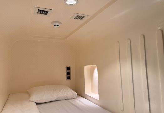 팩터 인 캡슐 침대