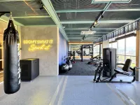 The Stallionz Signature Suites by IWH Suites - gimnasio