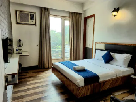 Premium Nest, Golf Course Road Hotel di 