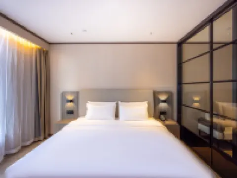 HanTing Hotel (Tianshui Qin'an High-speed Railway Station Pedestrian Street)