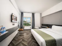 Jiamei · Ceramic Design Hotel (Quanzhou Dehua County Hospital Ceramic Capital Park) Hotels in Dehua